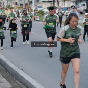 Runner Photo 1438423