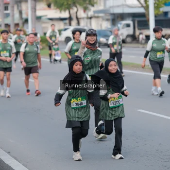 Runner Photo 1438640