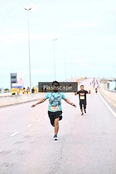 Runner Photo 1450254