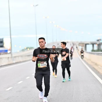 Runner Photo 1450842