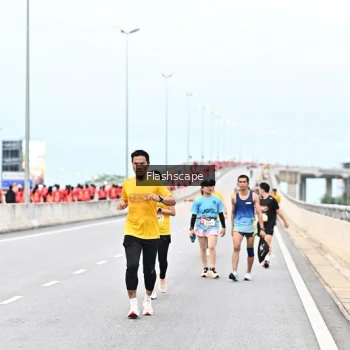 Runner Photo 1451378