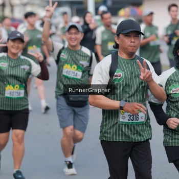 Runner Photo 1452150