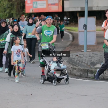 Runner Photo 1458773