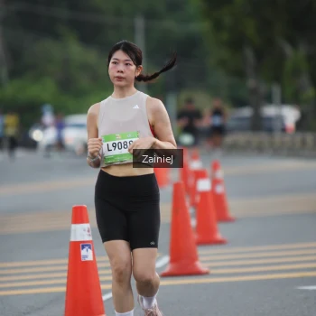 Runner Photo 1474198