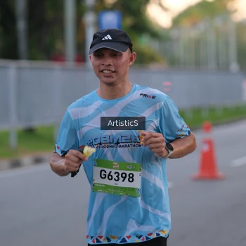 Runner Photo 1476120
