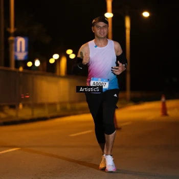 Runner Photo 1479424