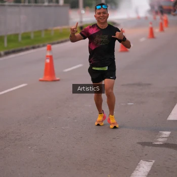 Runner Photo 1481336
