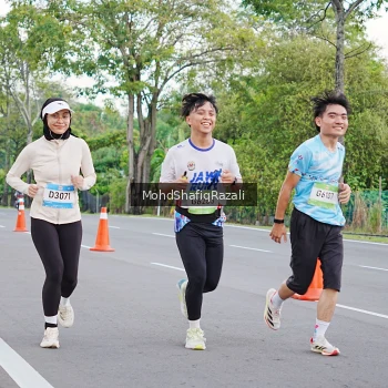 Runner Photo 1483175