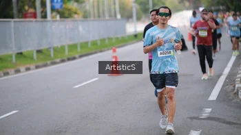 Runner Photo 1484152