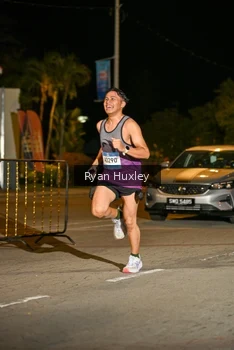 Runner Photo 1484732