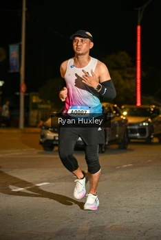 Runner Photo 1484810