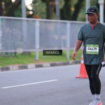 Runner Photo 1484999