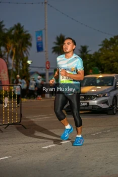 Runner Photo 1485672