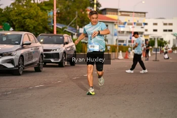 Runner Photo 1486172