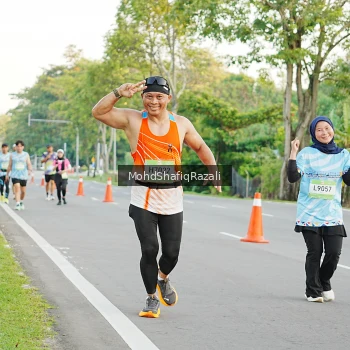 Runner Photo 1487879