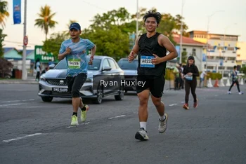 Runner Photo 1490704