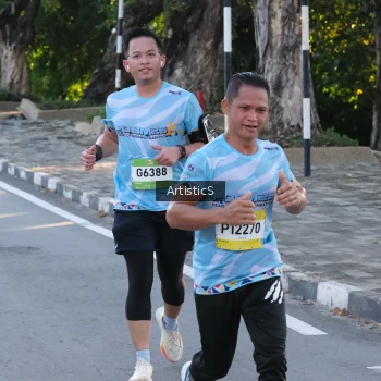Runner Photo 1493022