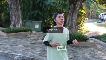 Runner Photo 1493201