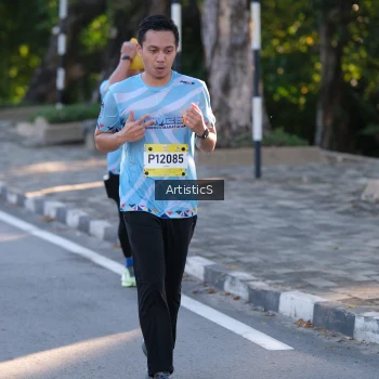 Runner Photo 1494951