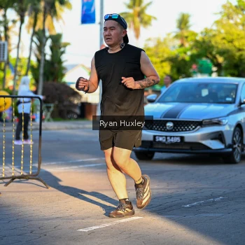 Runner Photo 1495132