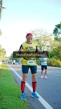 Runner Photo 1495174