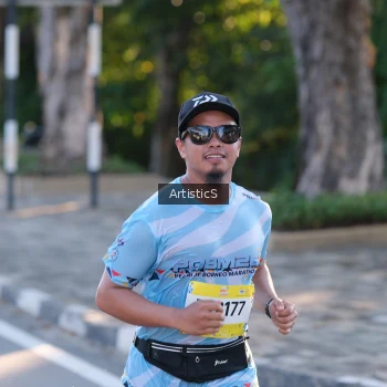 Runner Photo 1495563