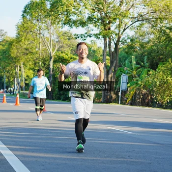 Runner Photo 1495741