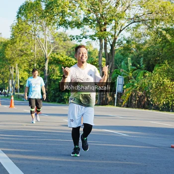 Runner Photo 1495746