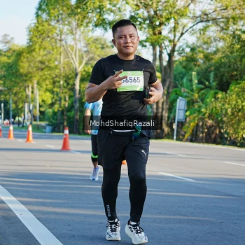 Runner Photo 1495750