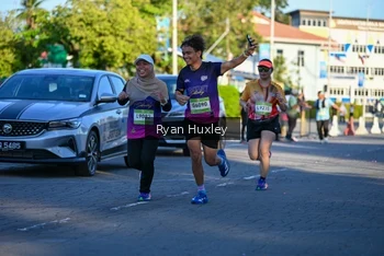 Runner Photo 1495812