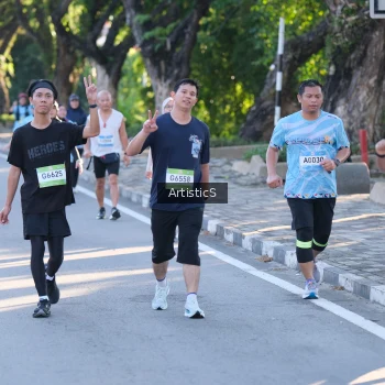 Runner Photo 1495829