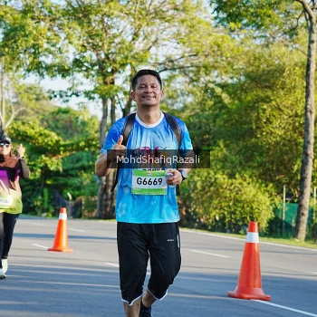 Runner Photo 1495870