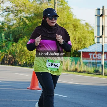 Runner Photo 1495875