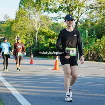 Runner Photo 1495944
