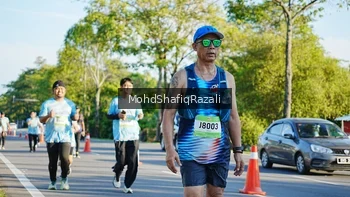 Runner Photo 1496022