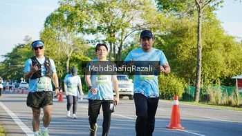 Runner Photo 1496071