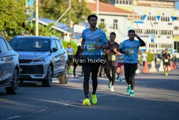 Runner Photo 1496074