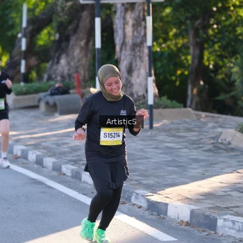 Runner Photo 1496090