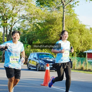 Runner Photo 1496124