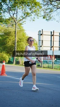 Runner Photo 1496142