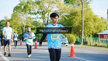 Runner Photo 1496159