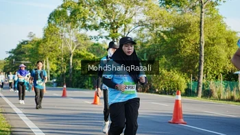 Runner Photo 1496188