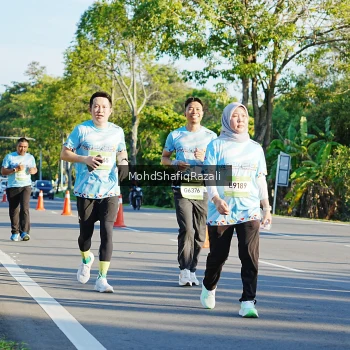 Runner Photo 1496200