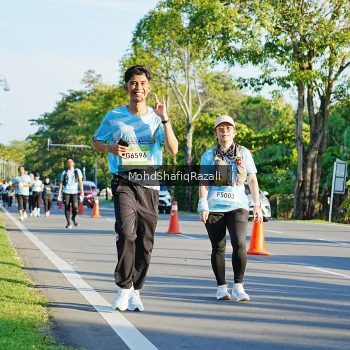 Runner Photo 1496216