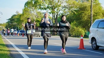 Runner Photo 1496247