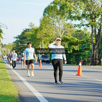Runner Photo 1496306