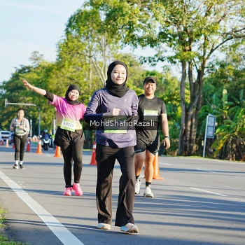 Runner Photo 1496353