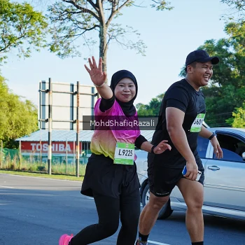 Runner Photo 1496373