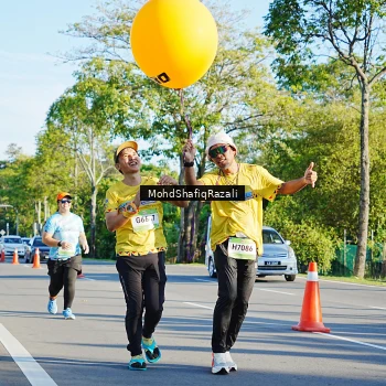 Runner Photo 1496702