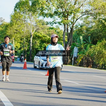 Runner Photo 1496753